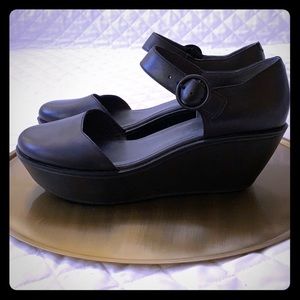 Camper platform sandals